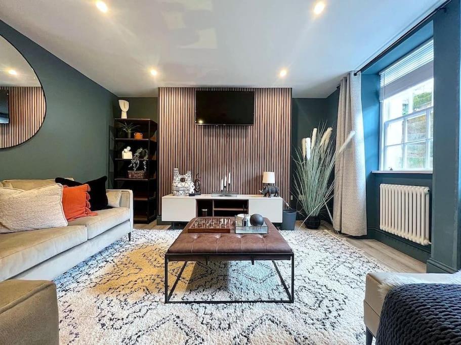 Fabulous Large Apartment In Great Location 바스 외부 사진