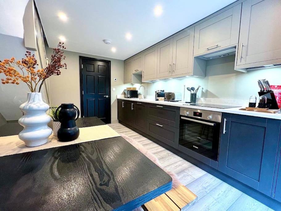 Fabulous Large Apartment In Great Location 바스 외부 사진
