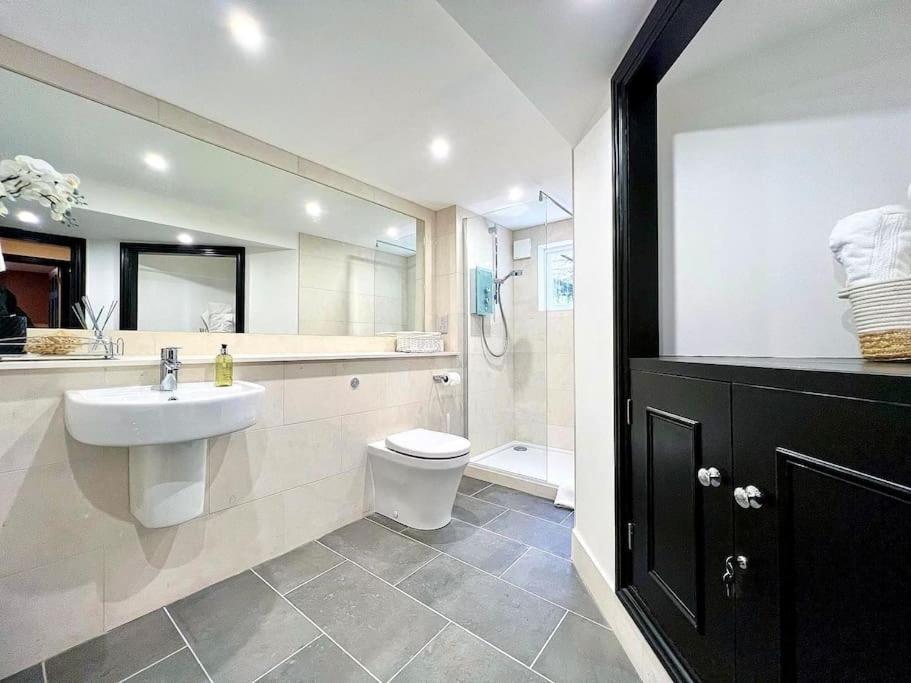 Fabulous Large Apartment In Great Location 바스 외부 사진